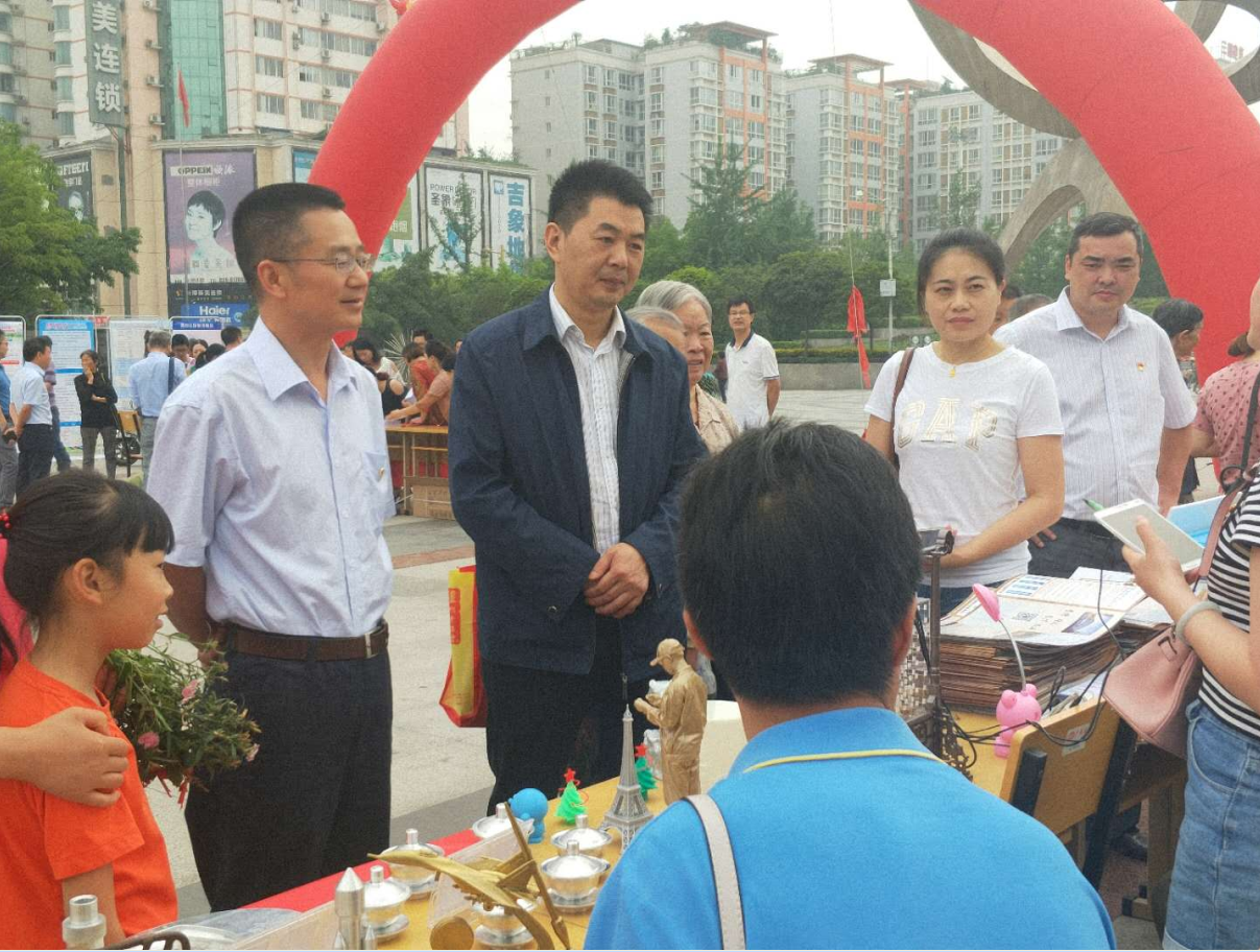 党员“三进三帮”活动暖人心