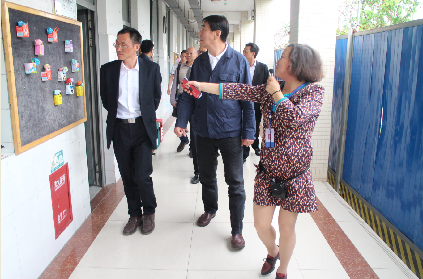 成都市生活垃圾分类进校园推进现场会在我校举行