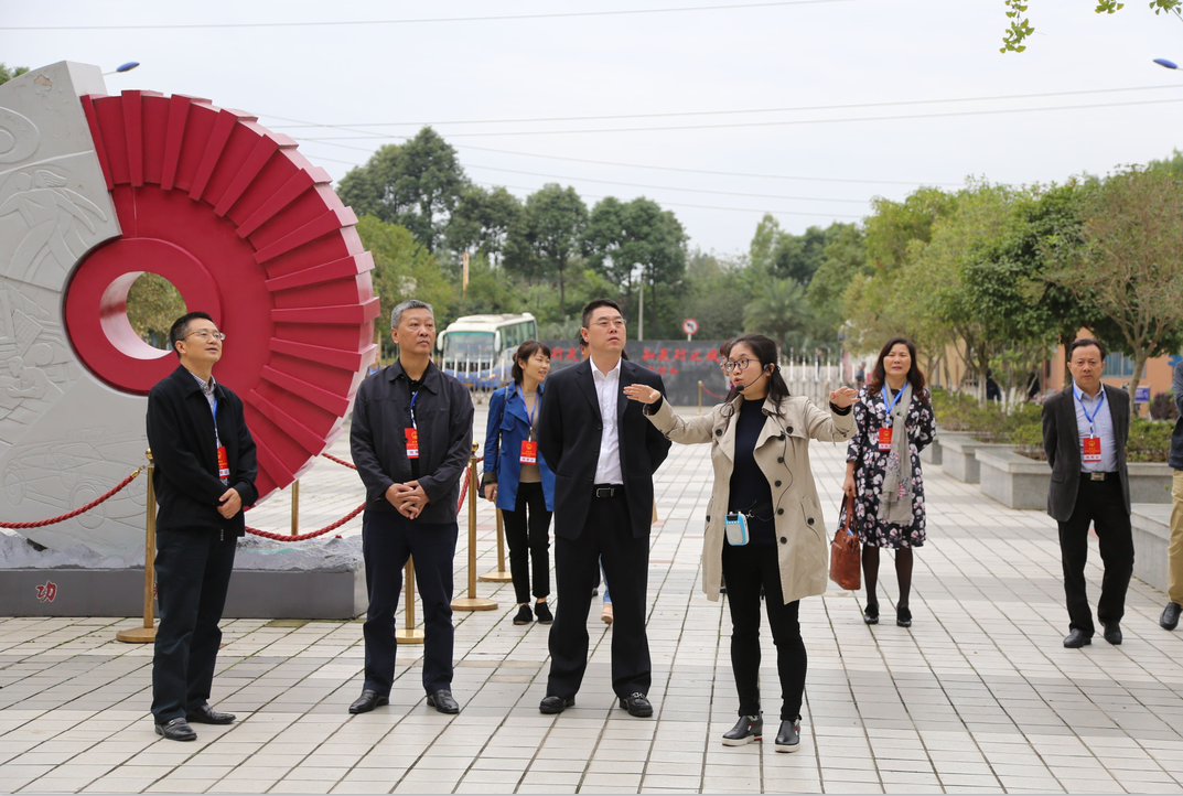 区人大视察组到我校视察法治宣传教育工作