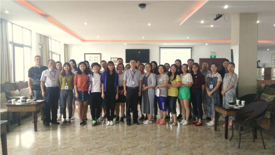 师徒携手，共同成长——我校举行新老教师结对研讨会