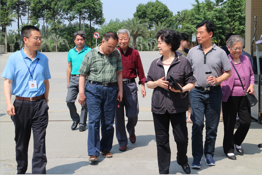 离退休老领导到我校考察