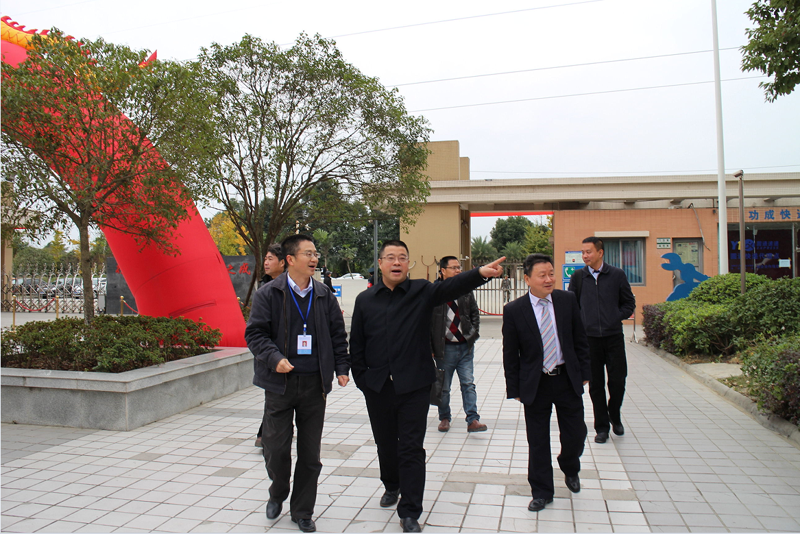 屠火明到成都市工程职业技术学校调研