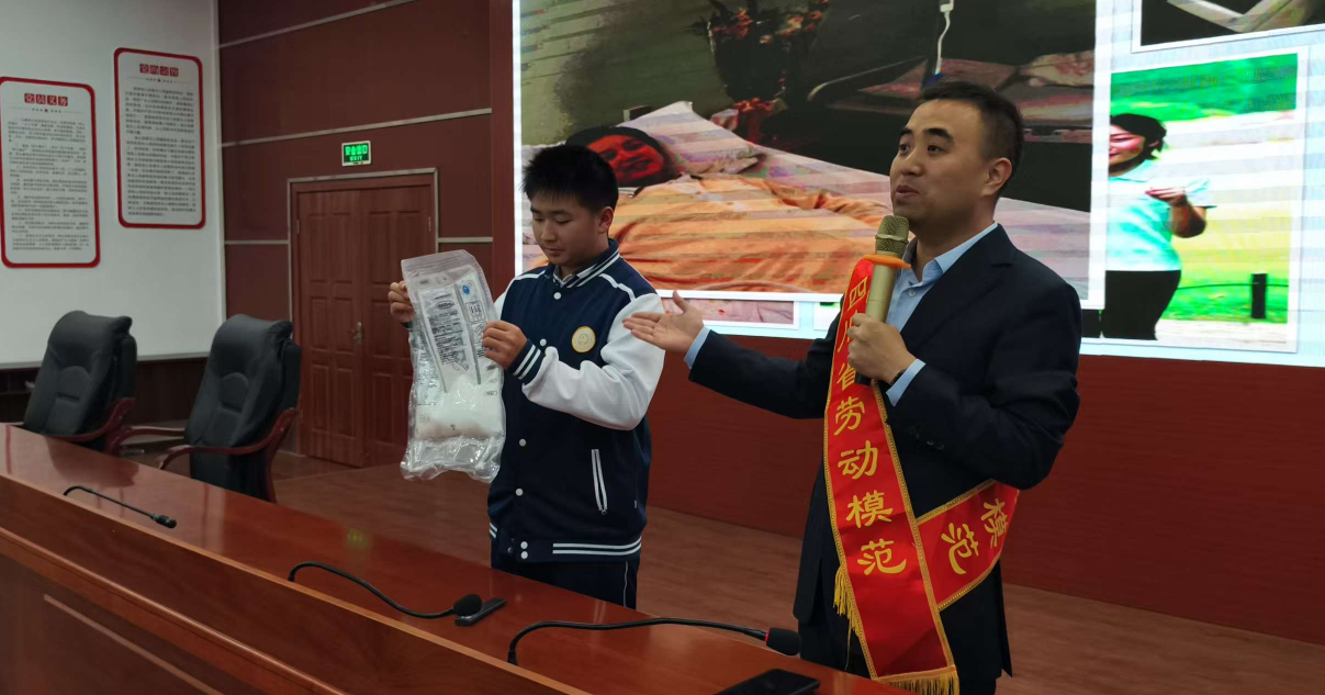 成都市工程职业技术学校顺利开展 2025年秋季“城市共享课堂”之“工匠天府 · 匠心耀蓉城”活动